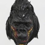 Deze Gorilla kop is van oude rubberen banden gemaakt.