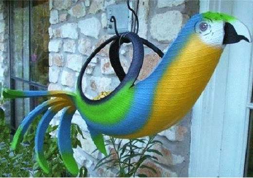 Hergebruik van autobanden, maak een papagaai van een versleten autoband.