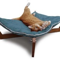 Luxe hangmat voor de poes, doe het zelf idee voor dierenmanden.
